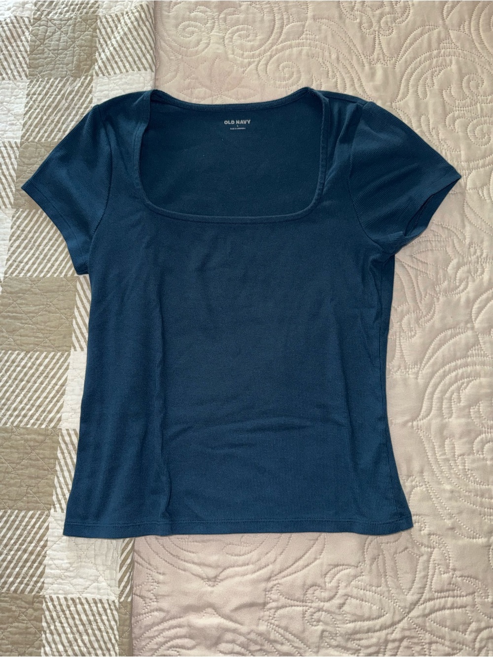 Old Navy Short Sleeve Square Neck Tee in Lavender and Teal - Picture 4 of 4